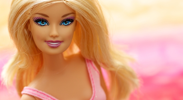 В России хотят запретить куклу Barbie